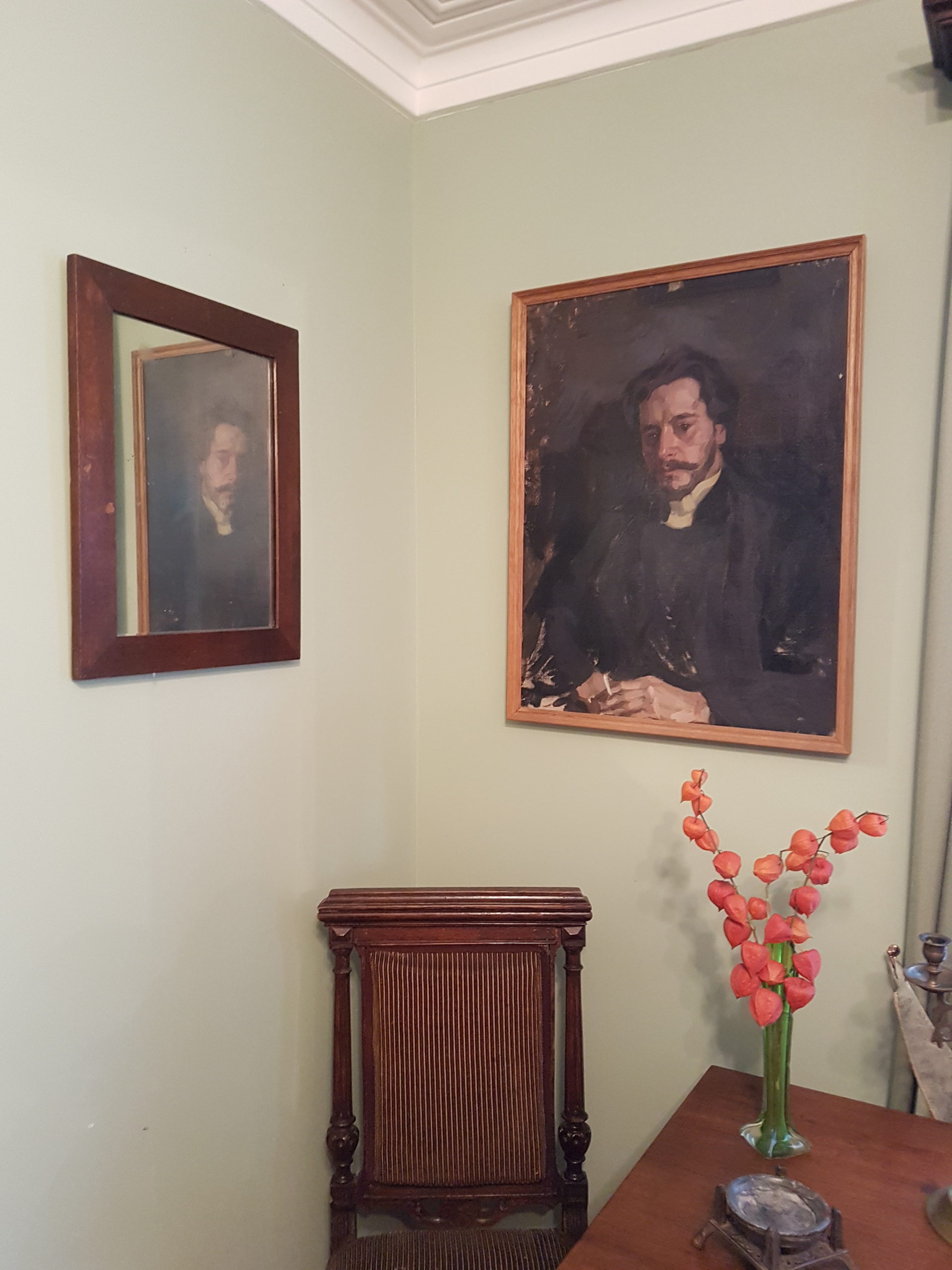 портрет в доме Андреева