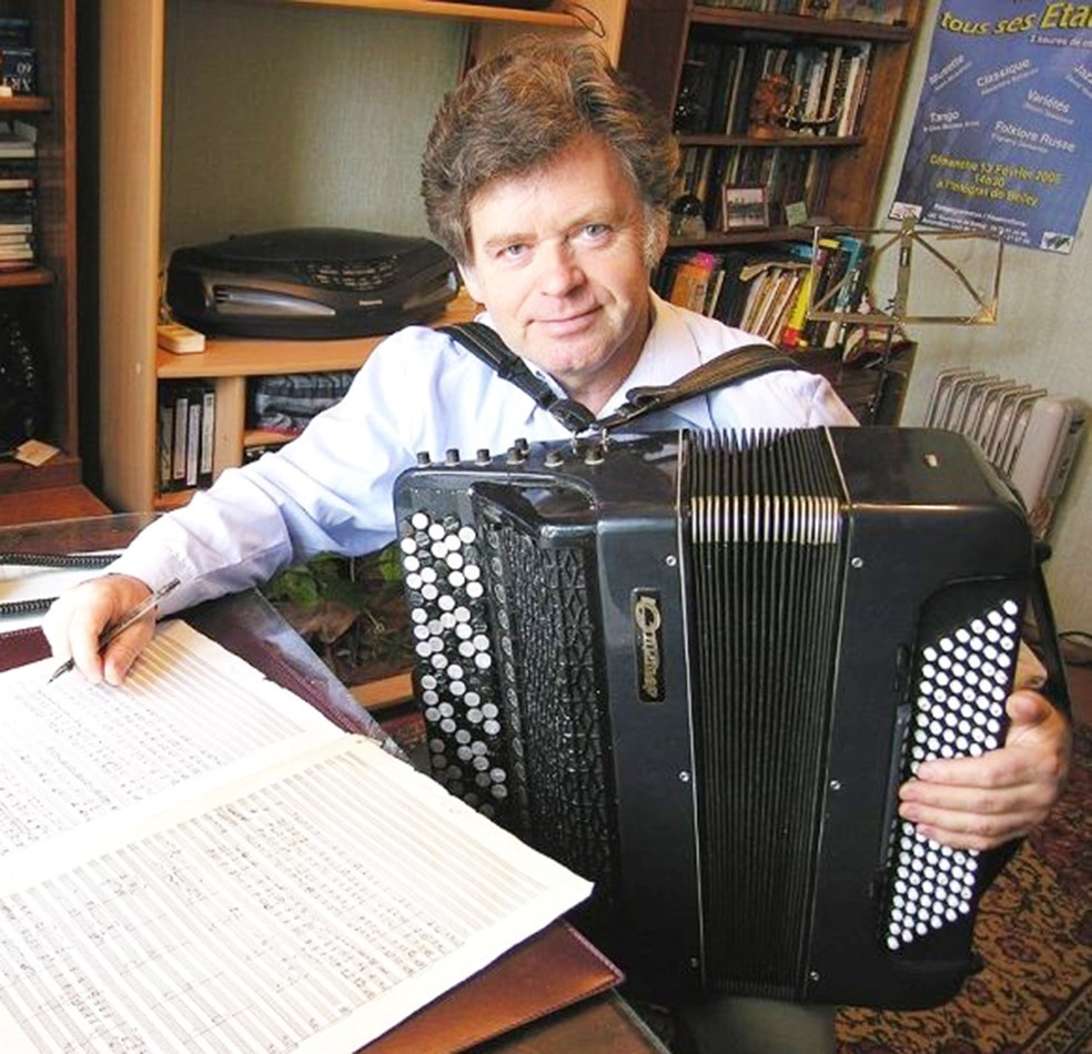 Евгений Дербенко при работе над партитурой