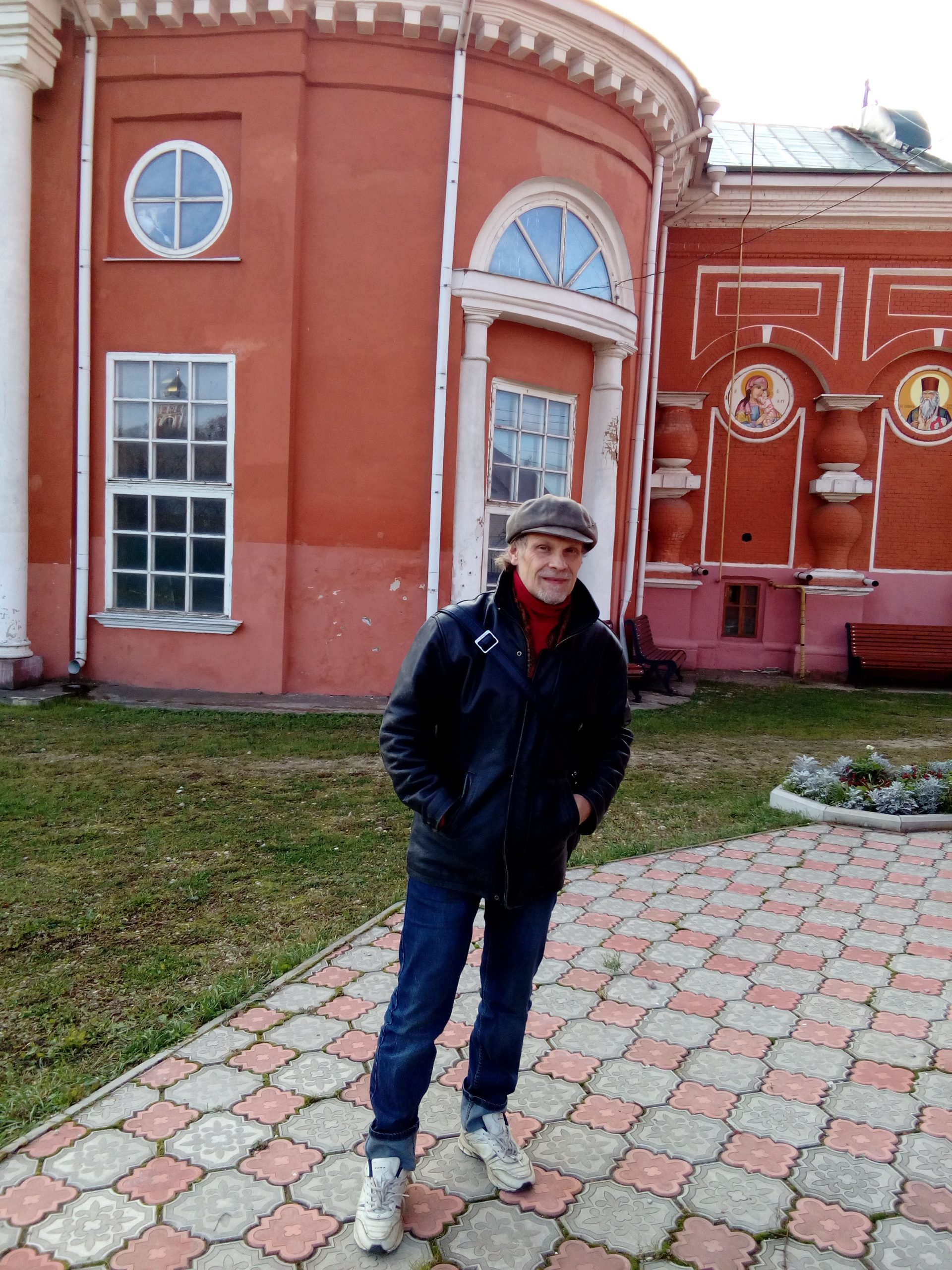 Александр Чайка у храма