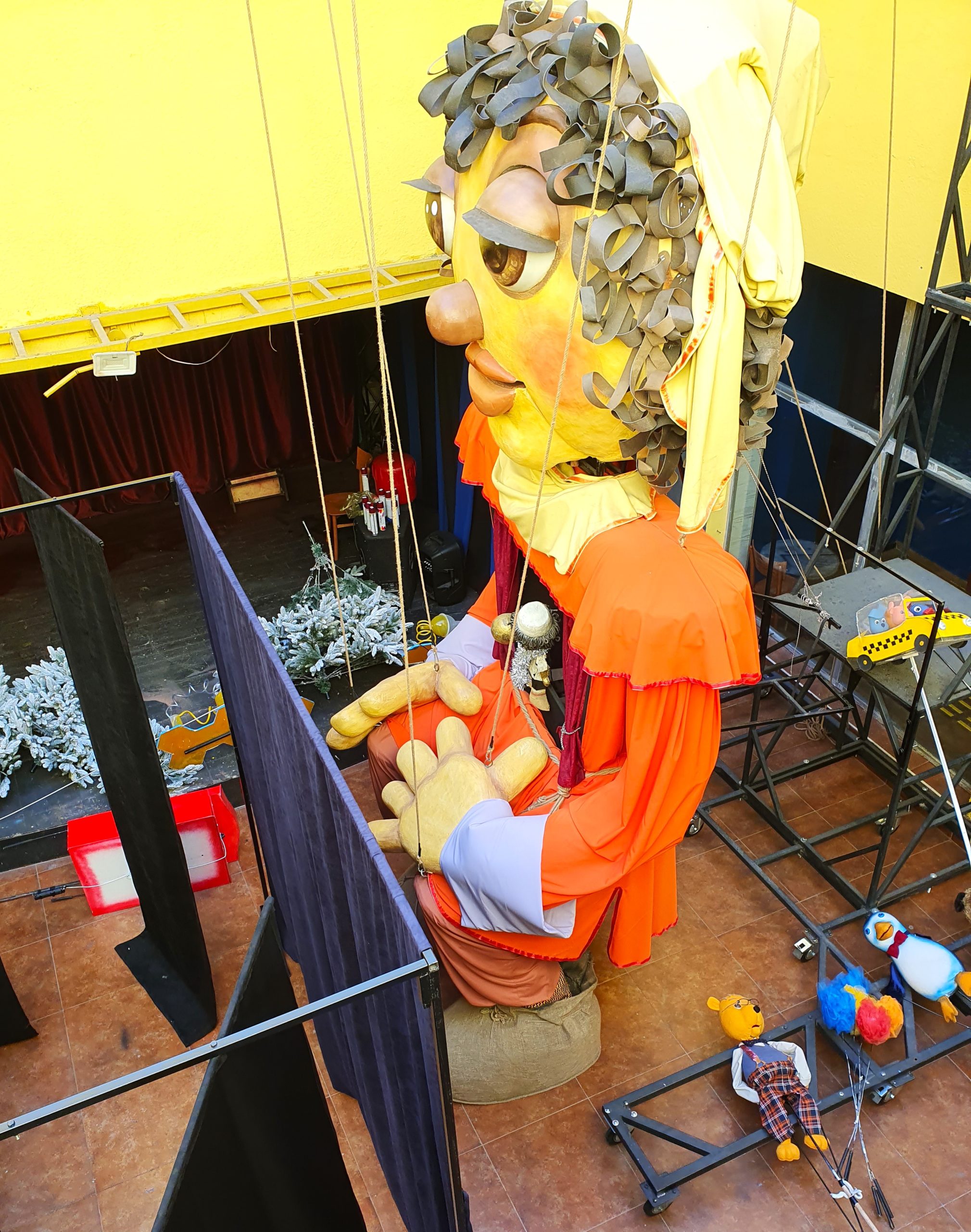 шестиметровая кукла