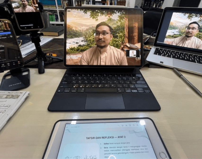 Online teaching setup demonstrating adaptability