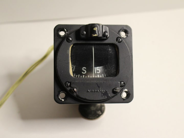 Magnetic compass
