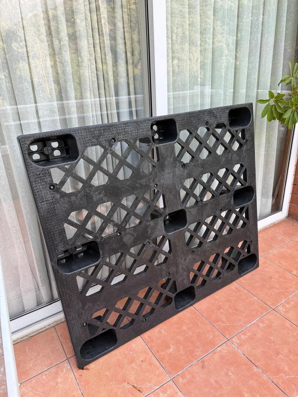 Pallet plástico nuevo de exportación 120x100 cm - Miniatura 3