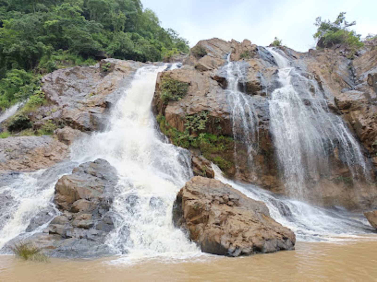 Hirni Waterfalls