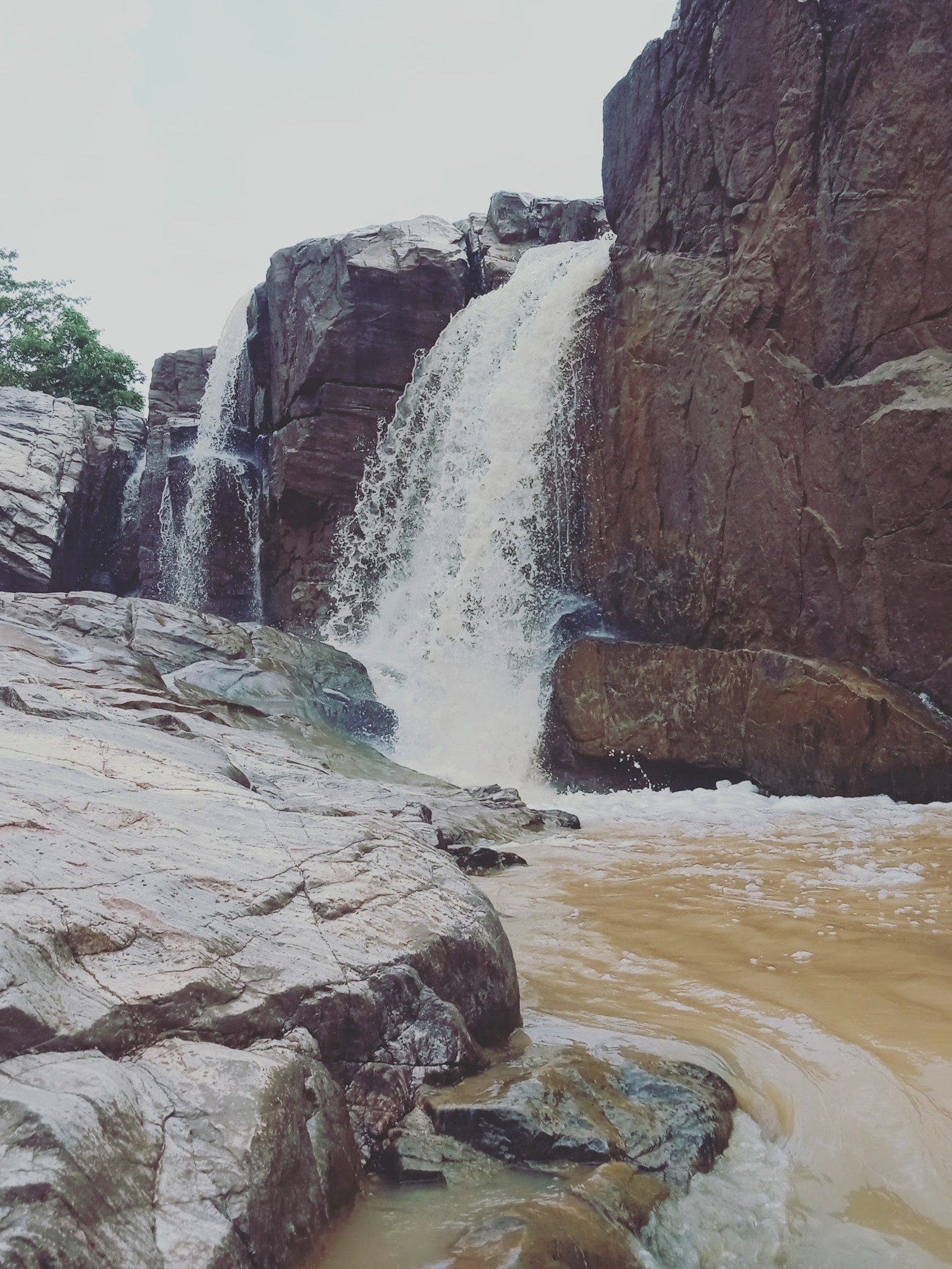 Sumer Dumer Waterfall