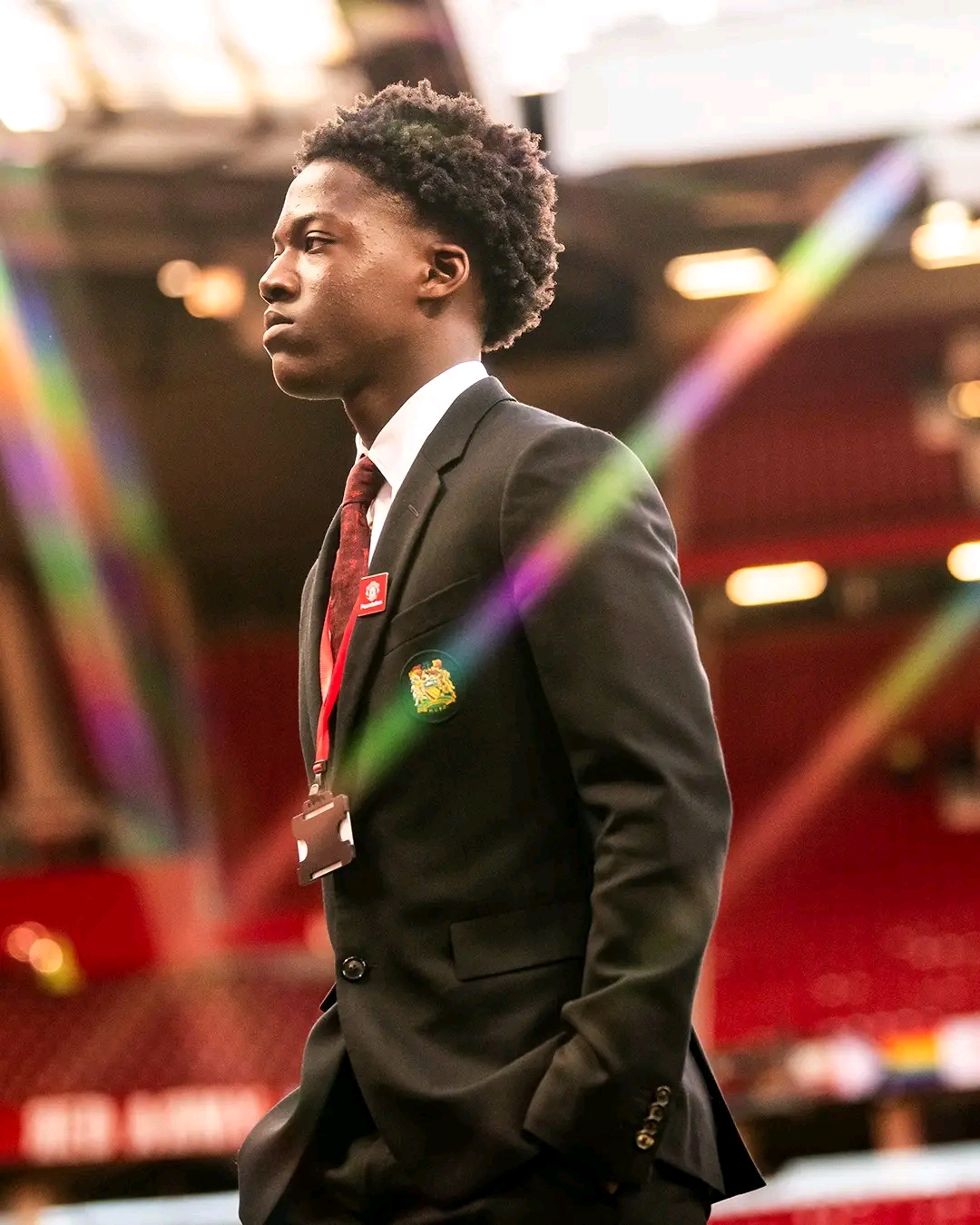 Kobbie Maino renew his contract with Manchester United.