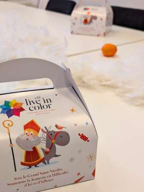 🍬 Chez com.une, on a toujours une bonne raison de sourire… mais il y a quelques jours, Saint-Nicolas nous a clairement donné un coup de pouce.