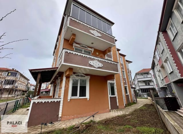Karasu Aziziye 2+1 satılık daire - 32 Evler Sarioğlu Apt. Önü Müstakil Bahçeli 2+1 Daire - Fotoğraf 1