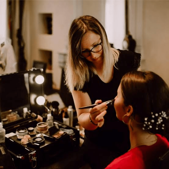 COIFFURE & MAKE-UP À DOMICILE