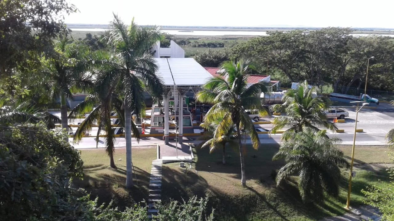 Los Faroles 40 & 20 — foto 1