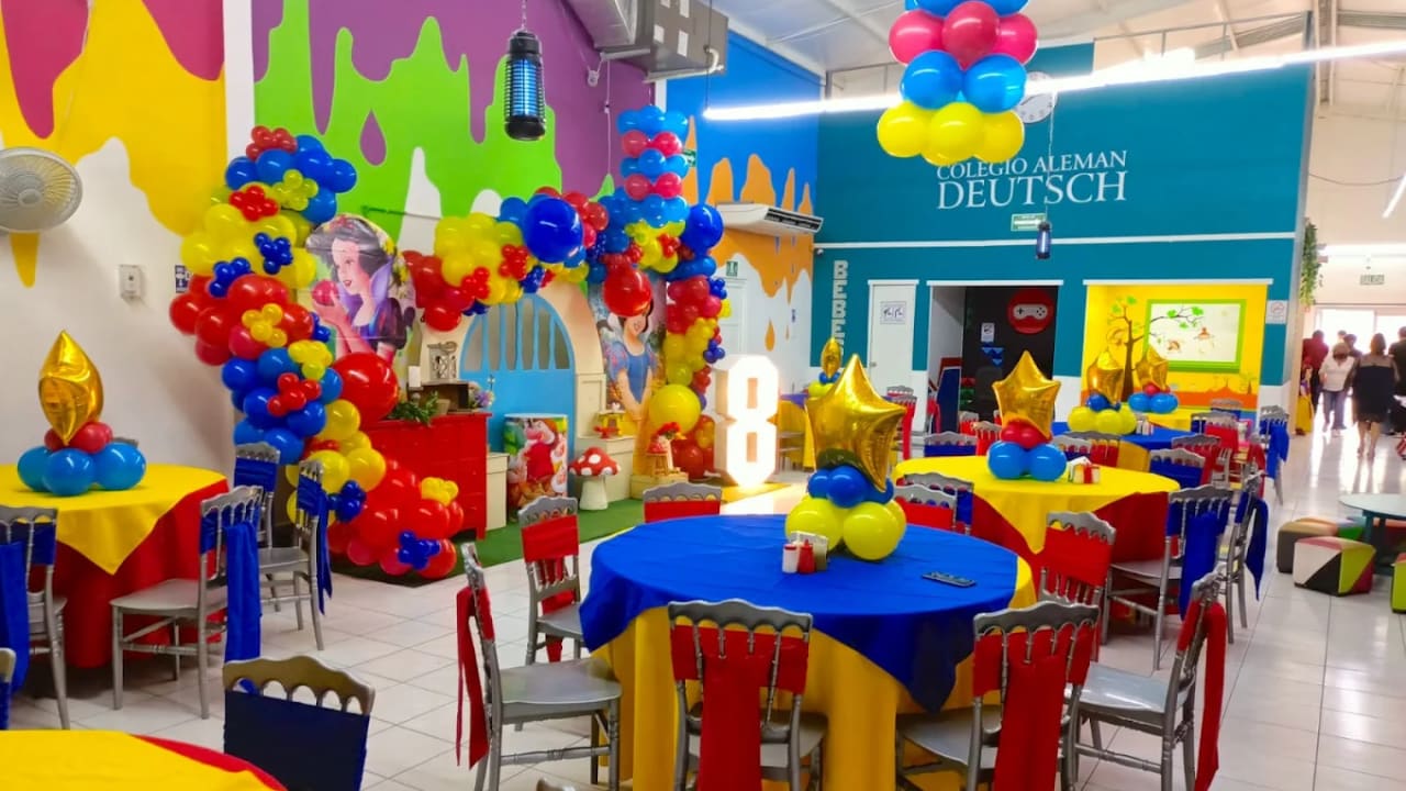 Party Street Tampico