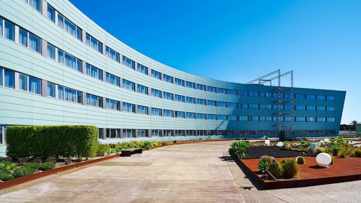 Barcelona Airport Hotel - main image