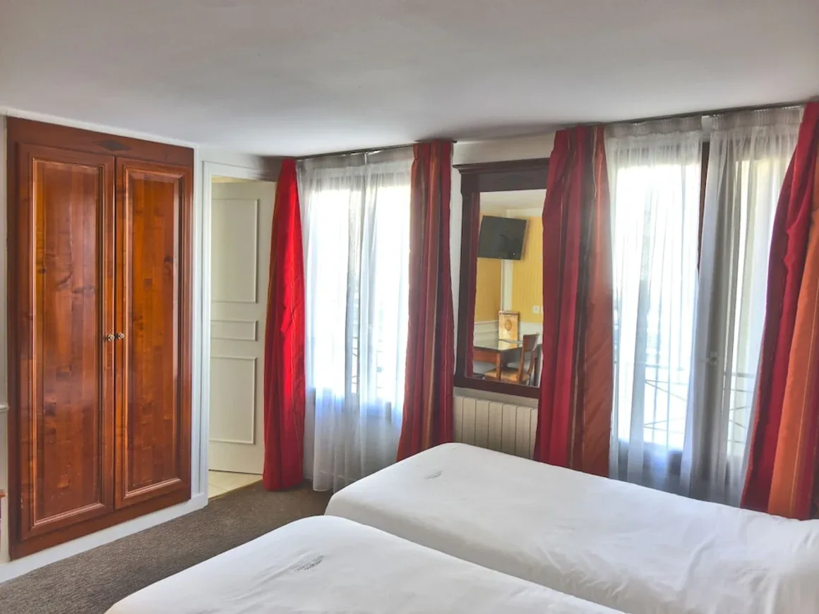 Hotel Touring - main image