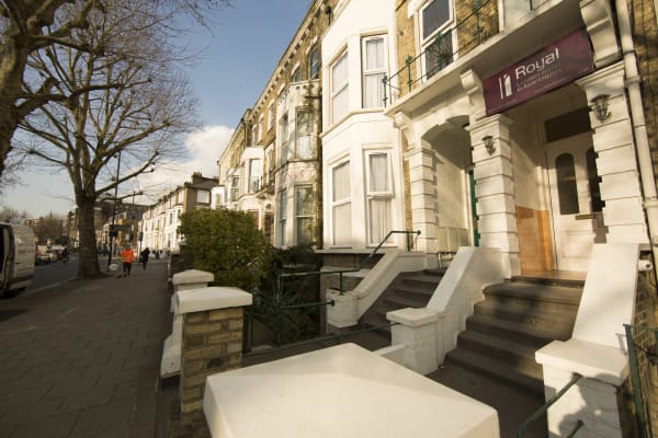 3692 London - image 2