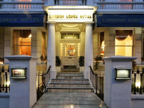 3883 London - image 2
