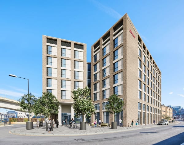 3883 London - image 3