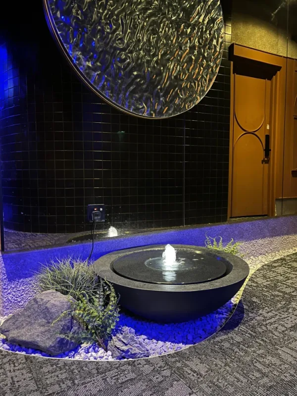 B Hotel - image 3