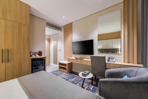 Rhenium Hotel - image 4