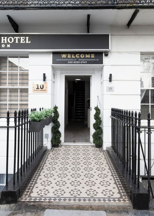 Marina Hotel London - image 2
