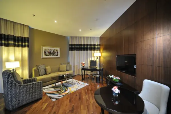 Ramada by Wyndham Abu Dhabi Corniche - صورة 3