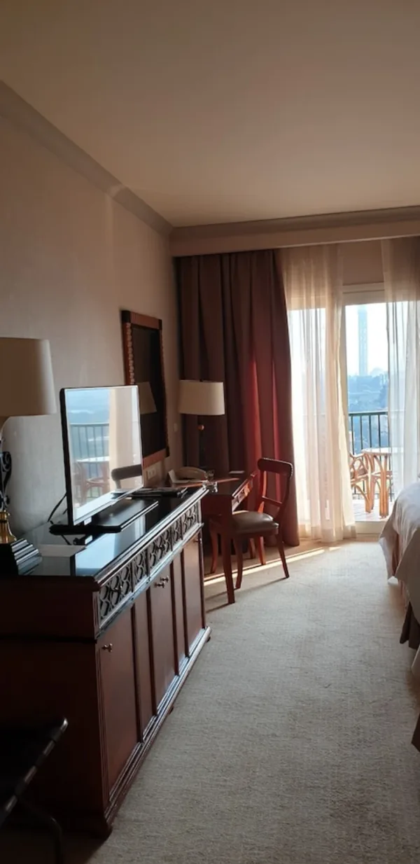 Cairo Marriott Hotel - image 3