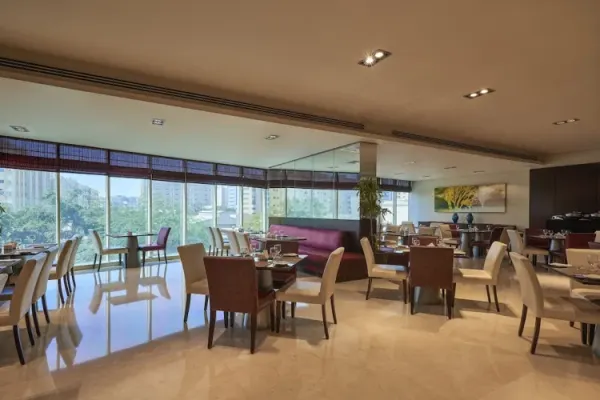 Safir Hotel Doha - image 4