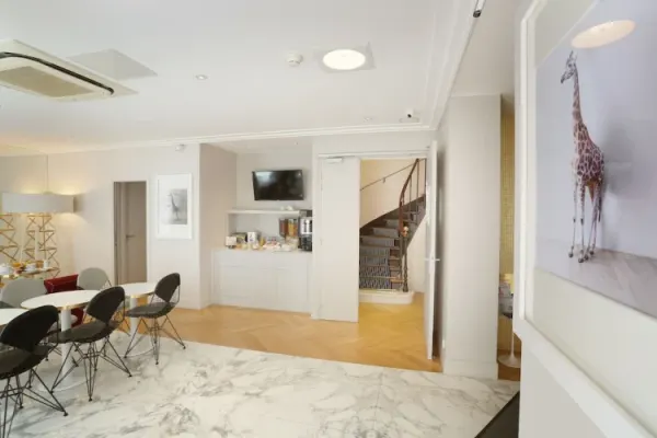 Nouvel Hotel Eiffel - صورة 2