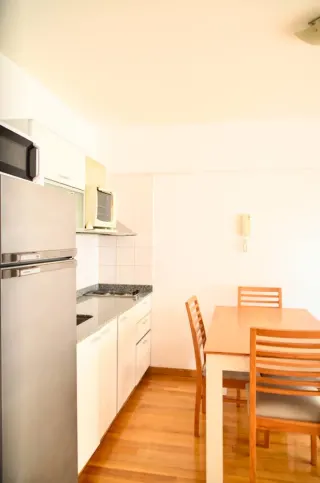 Hermoso monoambiente + vista jardin y pileta - Miniatura 10