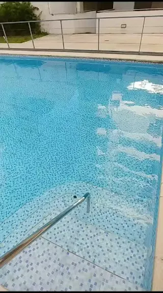Amplio monoambiente con pileta climatizada, parrilla y seguridad - Miniatura 24