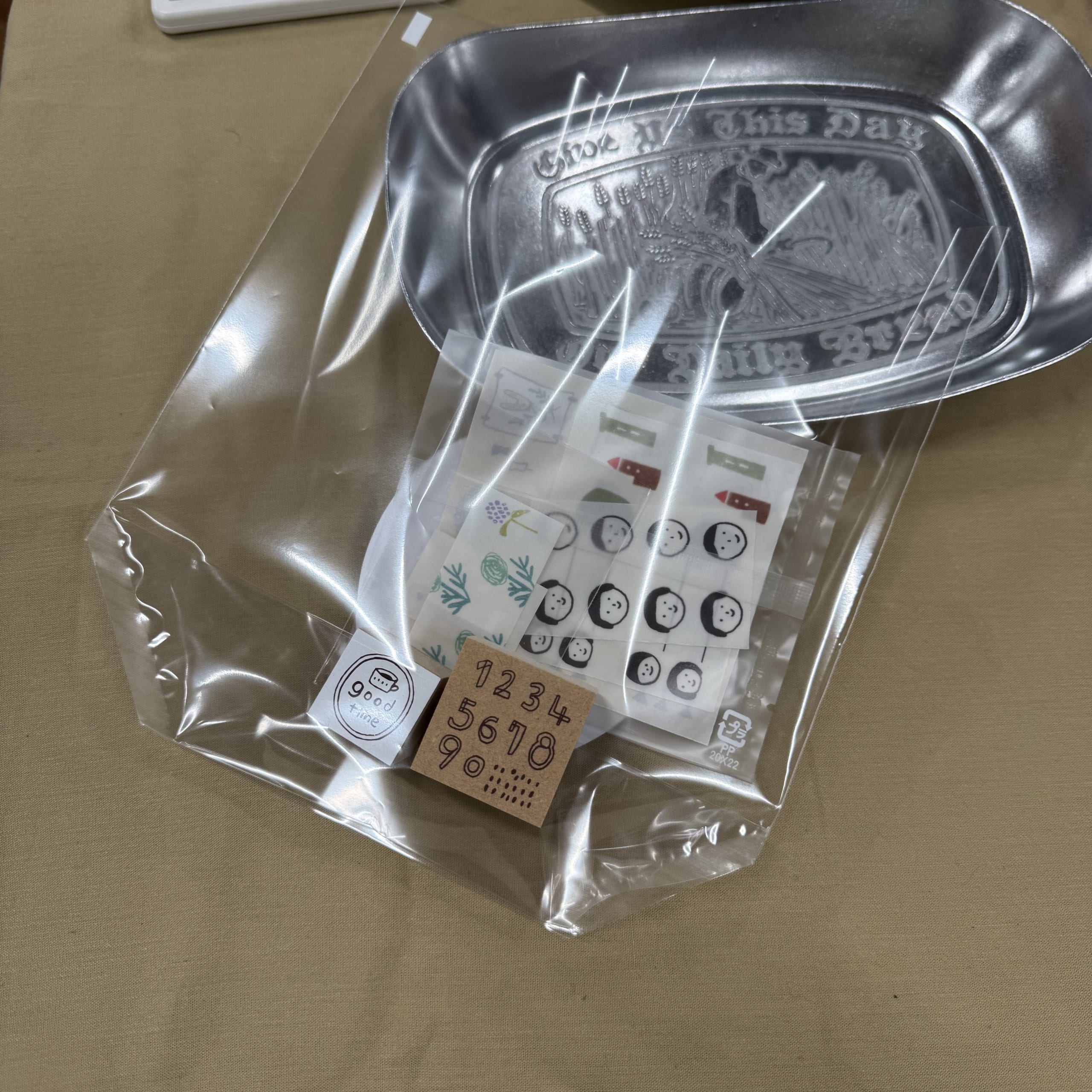 袋に入った数字スタンプと人物シール