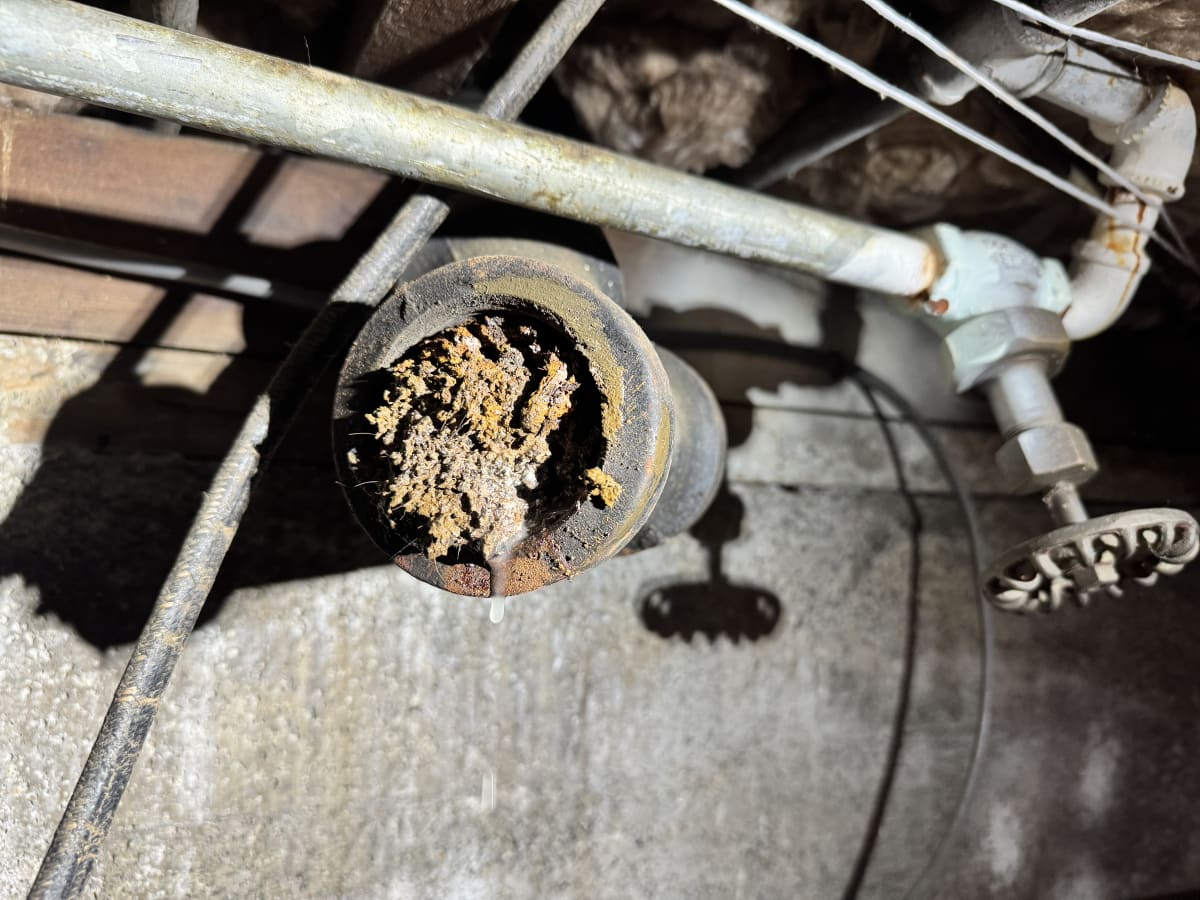 galvanized pipes in crawlspace