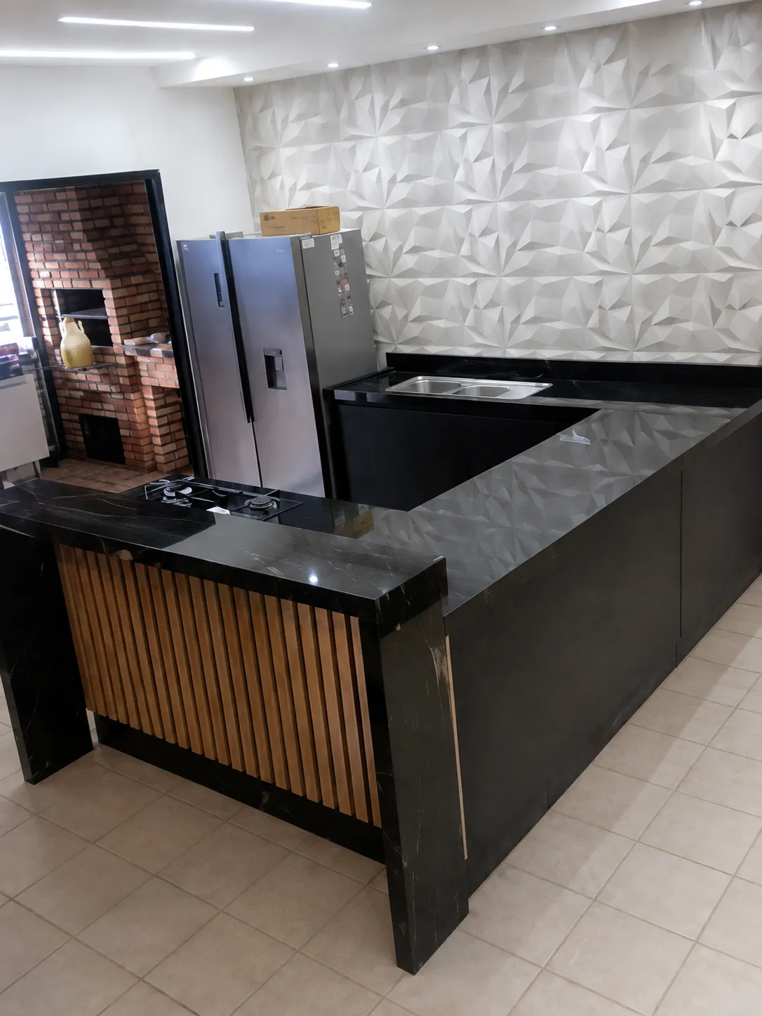 Cozinha Black Diamond em pedra escura