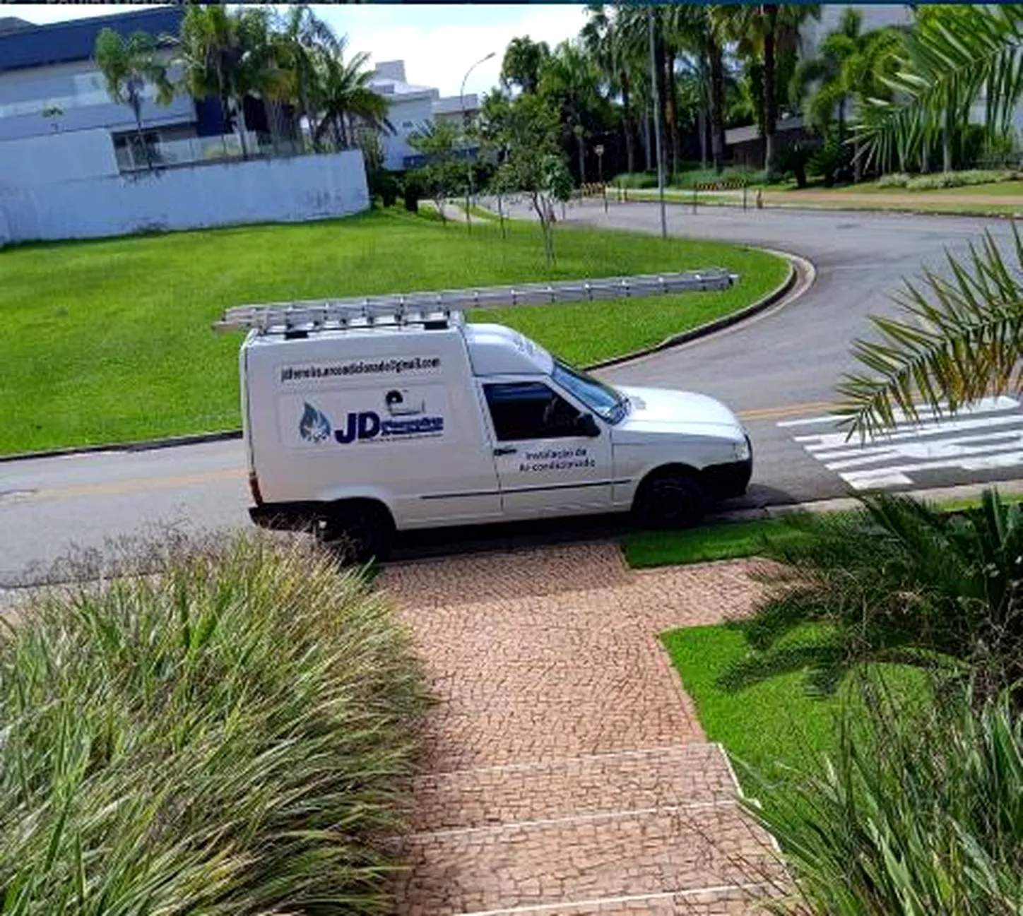 Veículo da JD Ferreira Ar Condicionado em Goiânia
