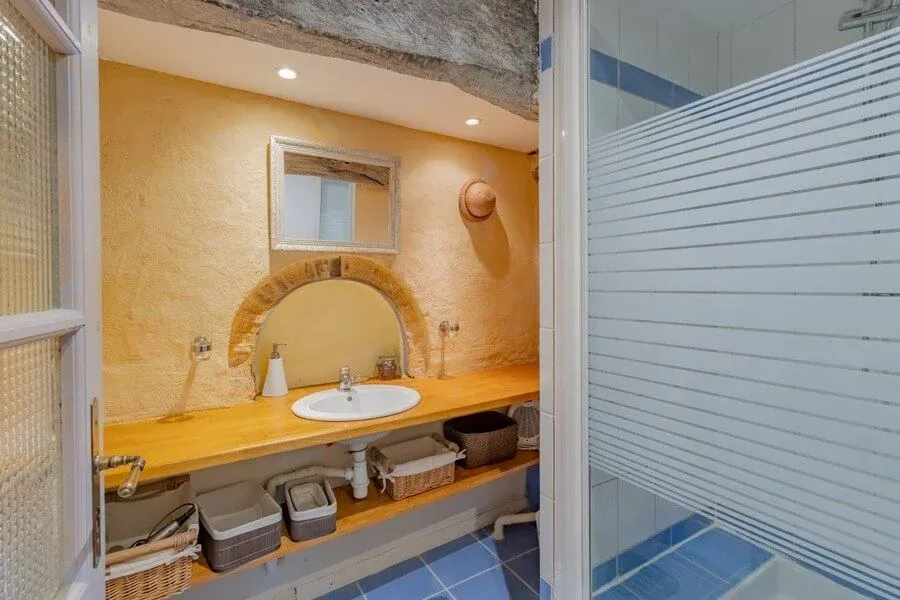 Photo de la salle de bain du gîte "les milandes"