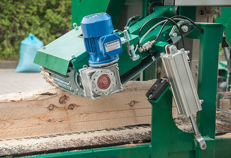 WoodMizer Introduces Large Capacity HR700 Industrial Resaw
