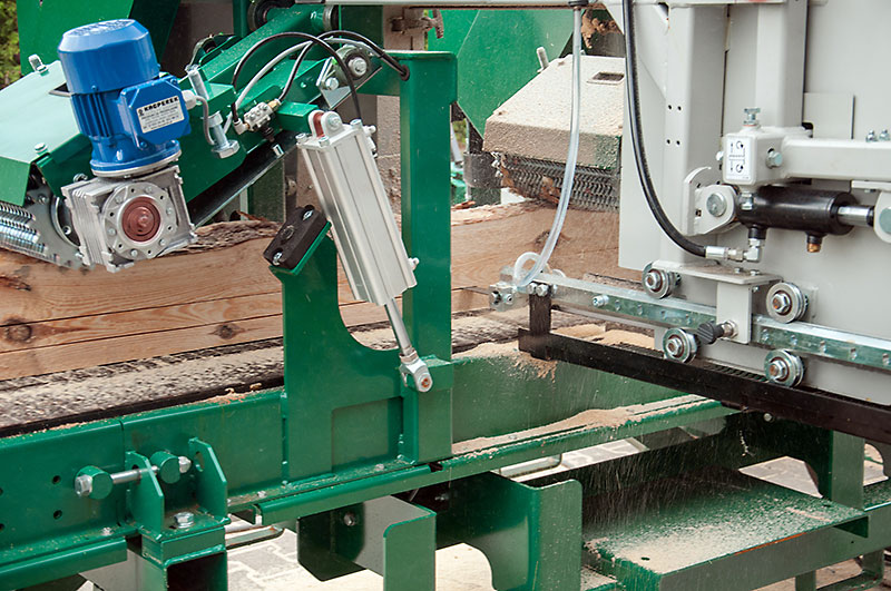 WoodMizer Introduces Large Capacity HR700 Industrial Resaw