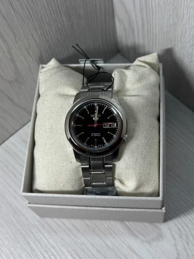 Reloj Seiko 5 Dial Negro, original con garantía