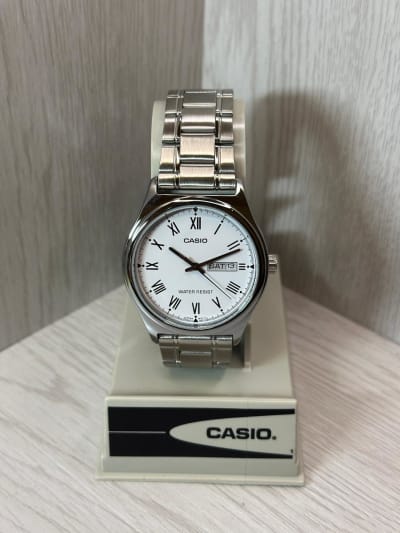 Reloj Casio MTP V006D-7B, original con garantía