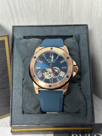 Reloj Bulova Marine Star Con Oro Rosa 98A227, original con garantía