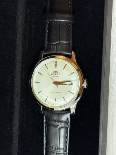 Reloj Orient Bambino Cuero Negro Dial Blanco, original con garantía