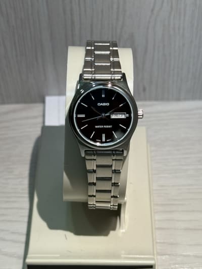 Reloj Casio LTP V006D-1B2UDF, original con garantía