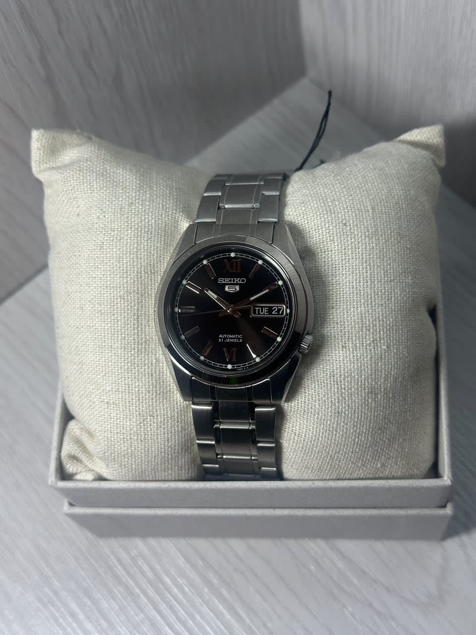 Seiko 5 Dial Negro Romano