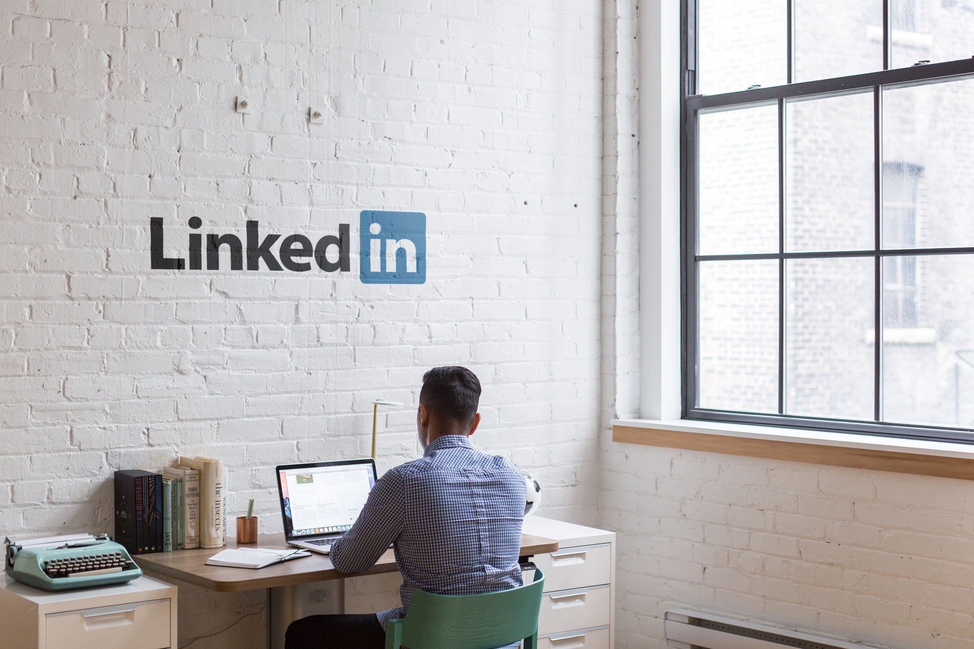 Fixing your LinkedIn profile to get better job offers for developers (instead of annoying messages)