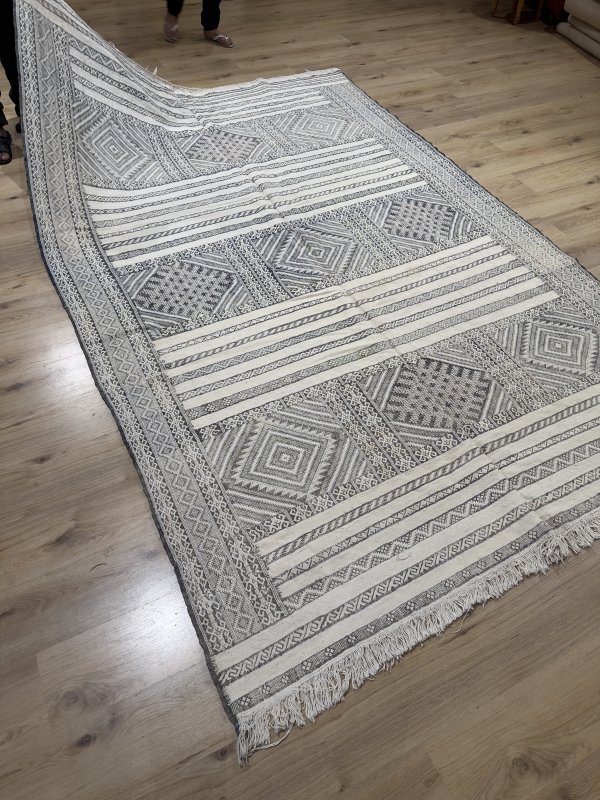 The Silver Lozenge Zanafi Flatweave