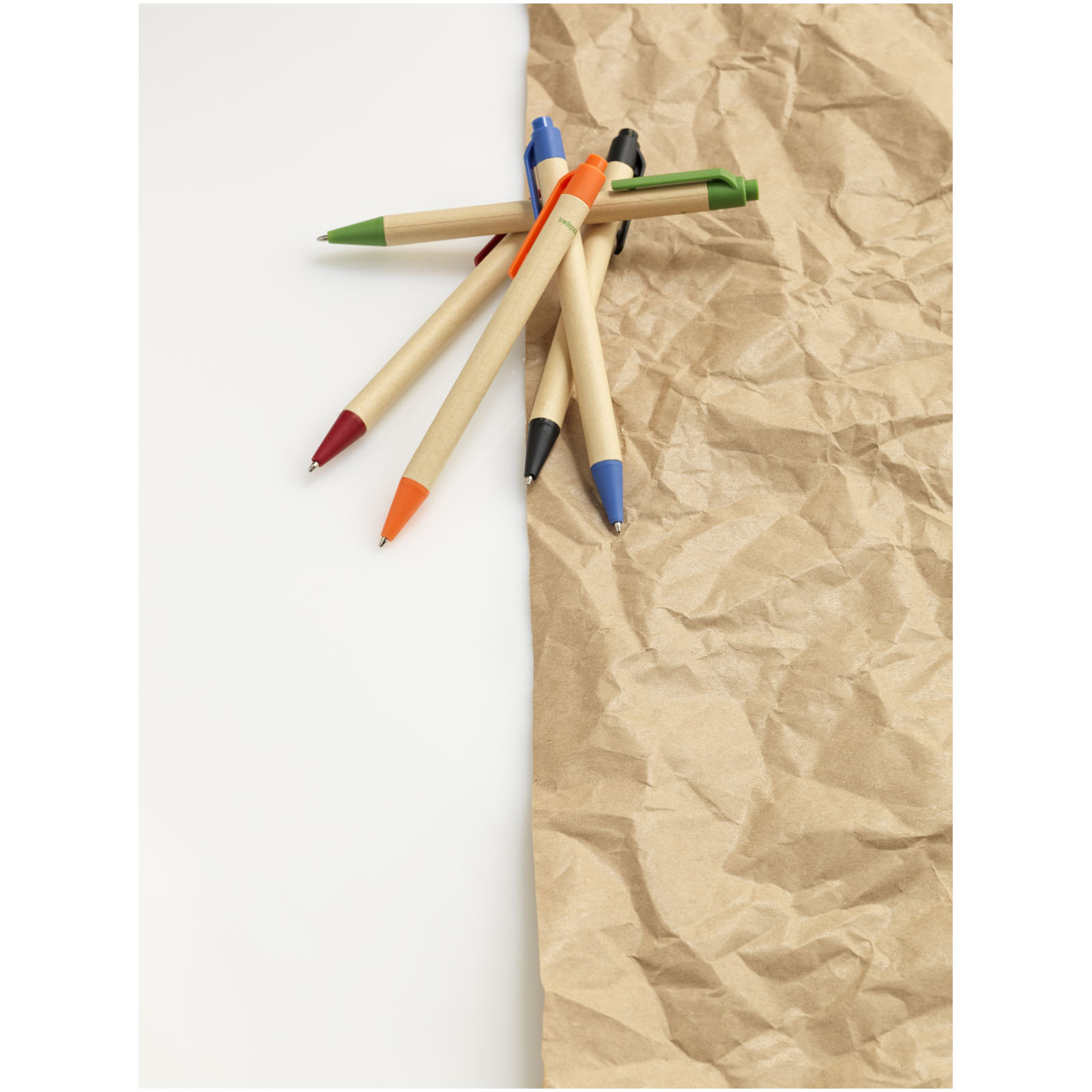 Stylo bille en carton recyclé et plastique de maïs Berk (encre noire)