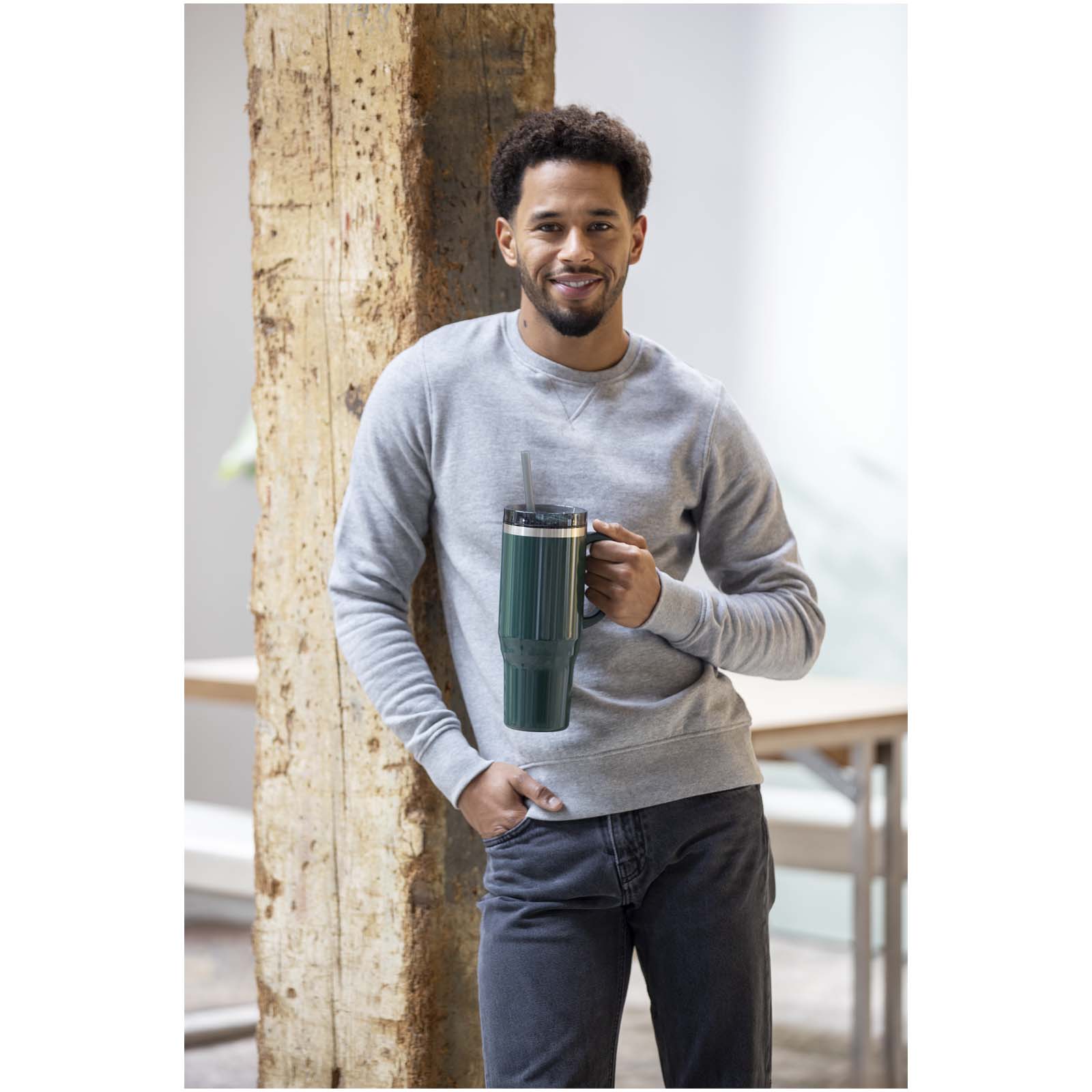 Mug isotherme Melbourne 1200 ml certifié RCS avec paille