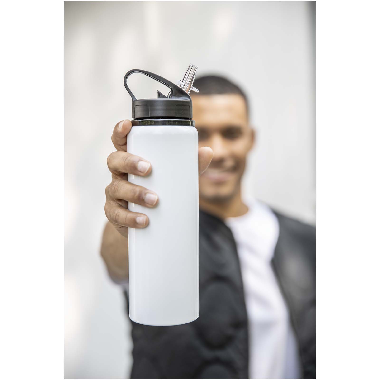 Bouteille d’eau Fitz de 800 ml en acier inoxydable recyclé certifié RCS à simple paroi