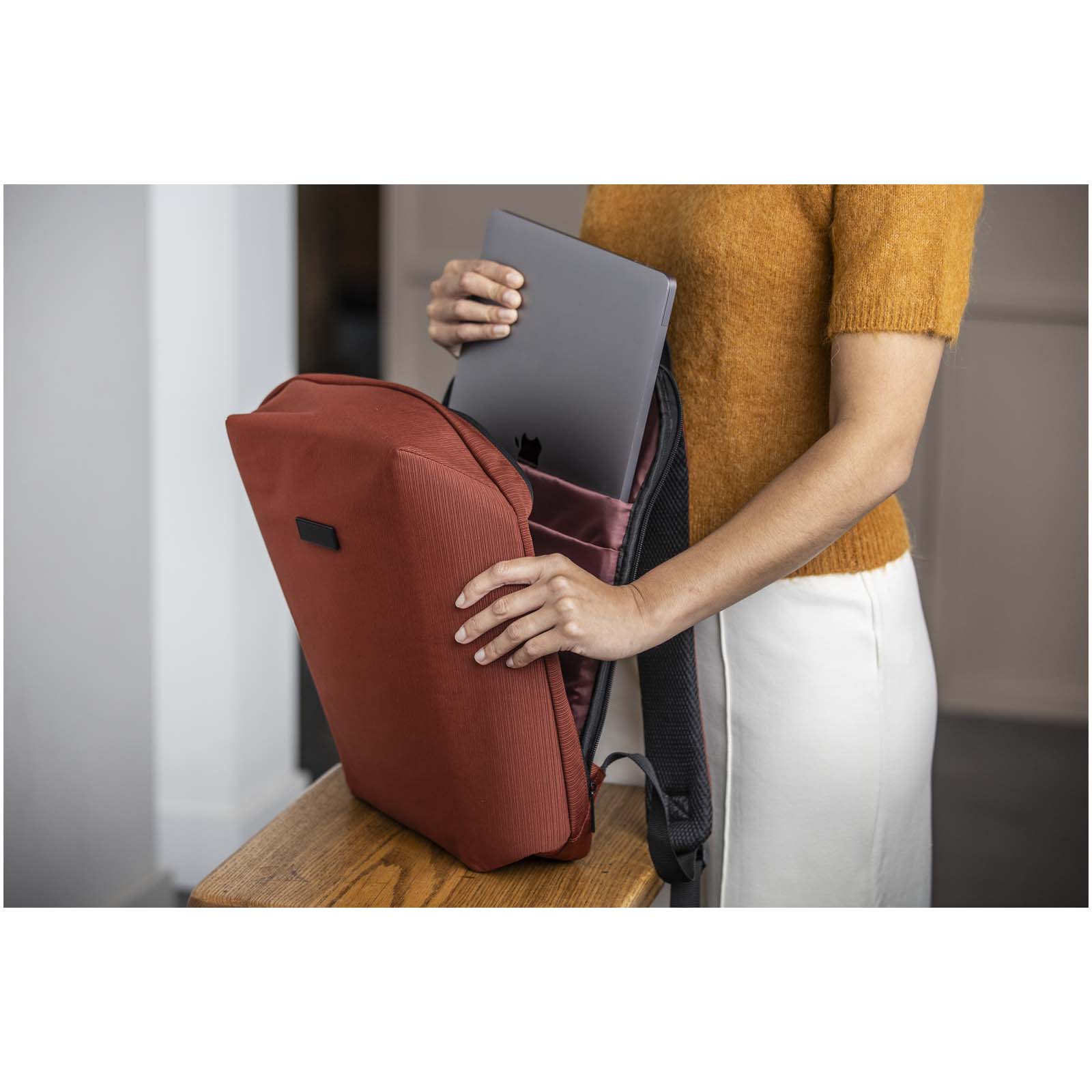 Sac à dos antivol pour ordinateur portable 15" Luma de 10 L en matériaux recyclés GRS