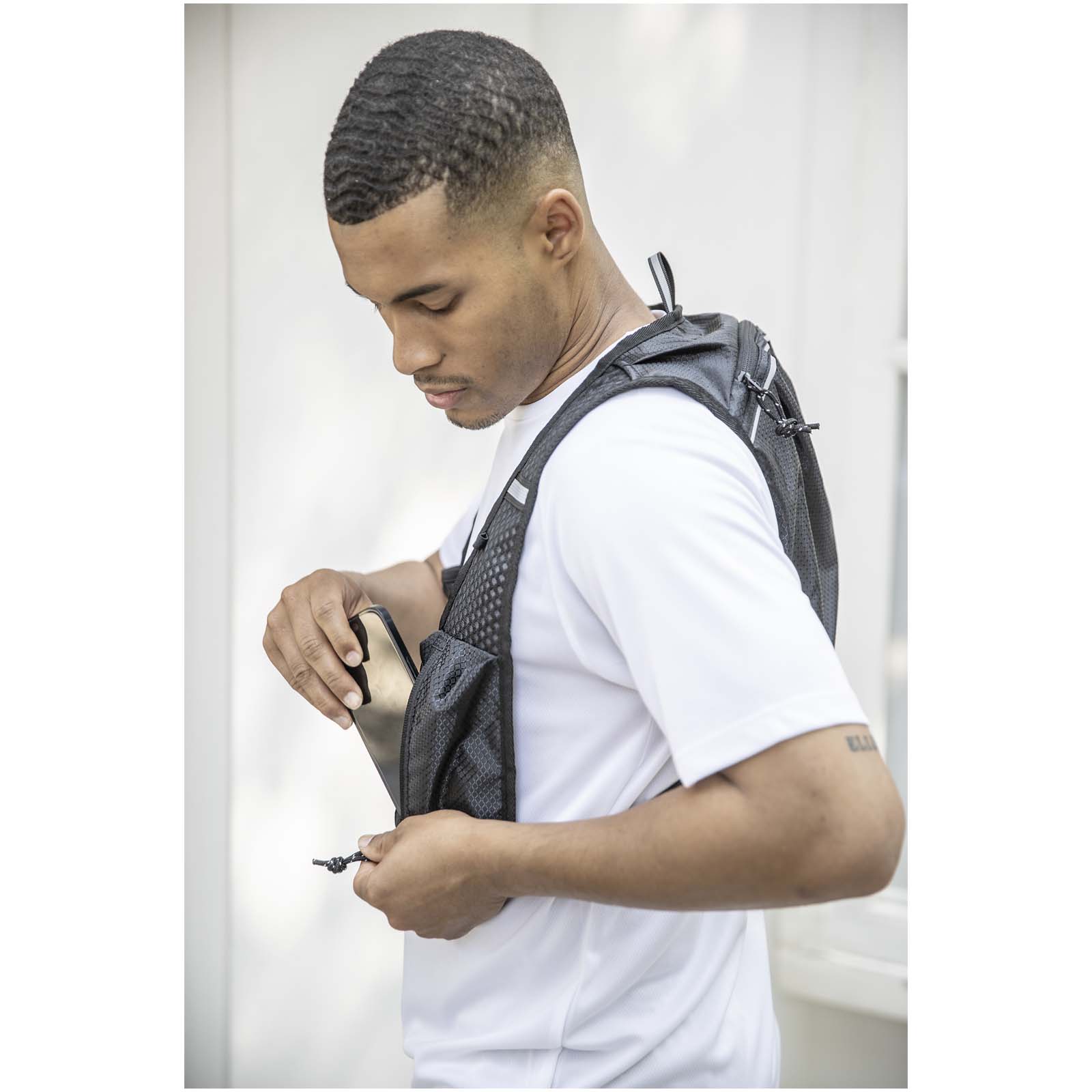 Gilet de course Varyon de 5 L en matériaux recyclés certifiés GRS avec système d’hydratation