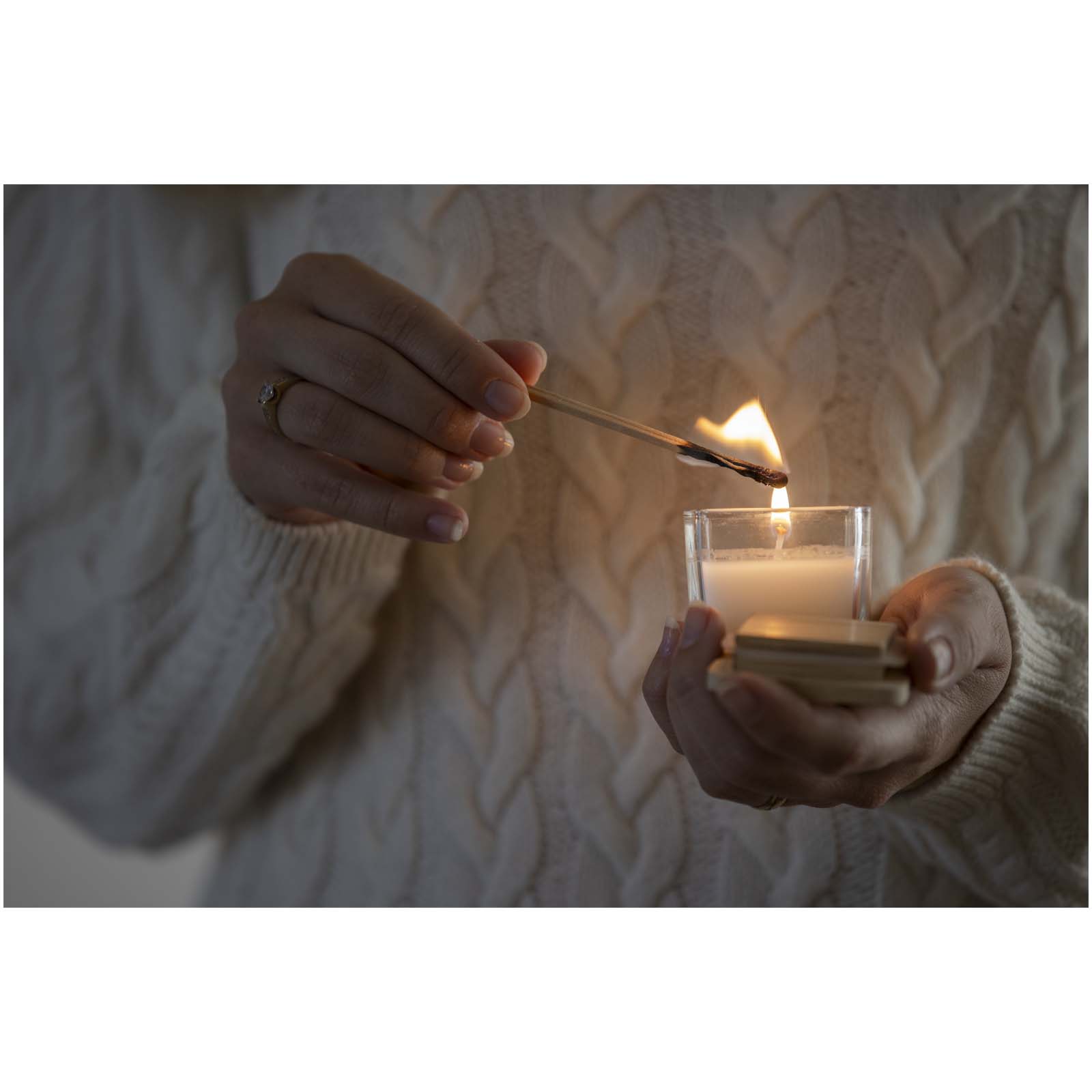 Bougie carrée Ambra en verre avec couvercle en bambou